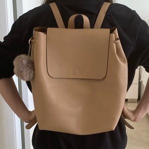 Back pack with Pom Pom keychain